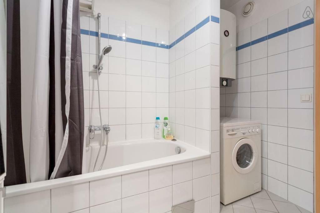 Relaxing Terrace Apartment In Lively Area Wien Exteriör bild
