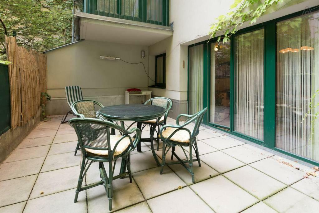 Relaxing Terrace Apartment In Lively Area Wien Exteriör bild