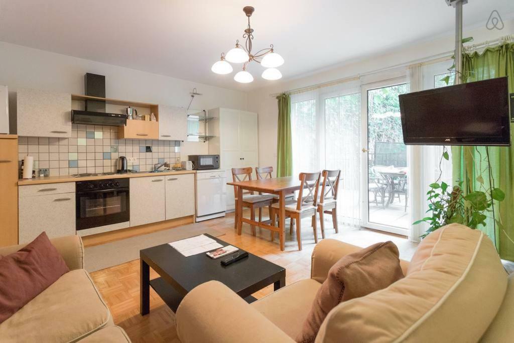 Relaxing Terrace Apartment In Lively Area Wien Exteriör bild